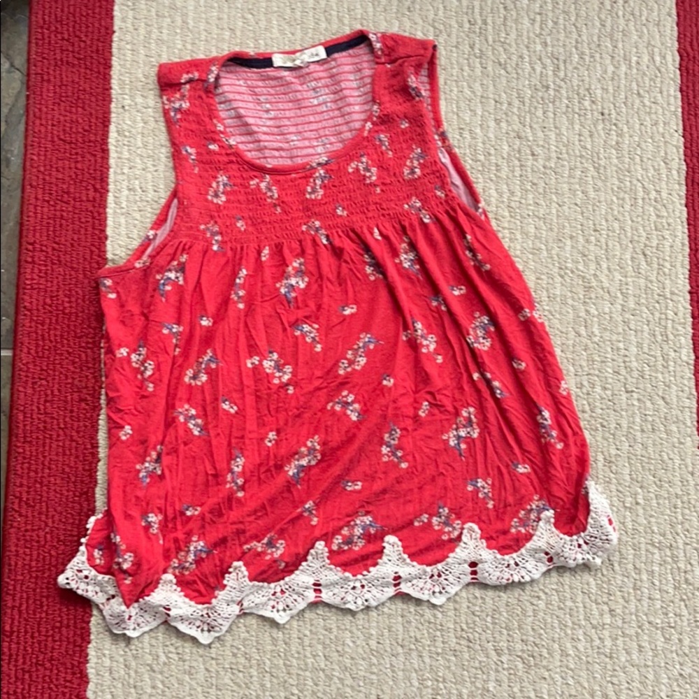 Cute Rewind soft floral tank top! Size L